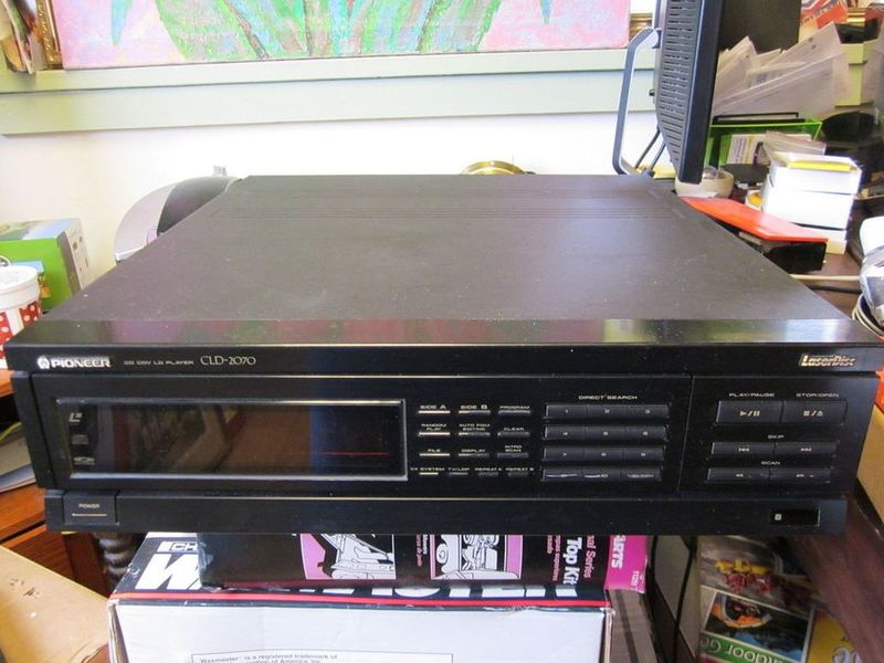 File:Pioneer CLD-2070 frontpanel.jpg